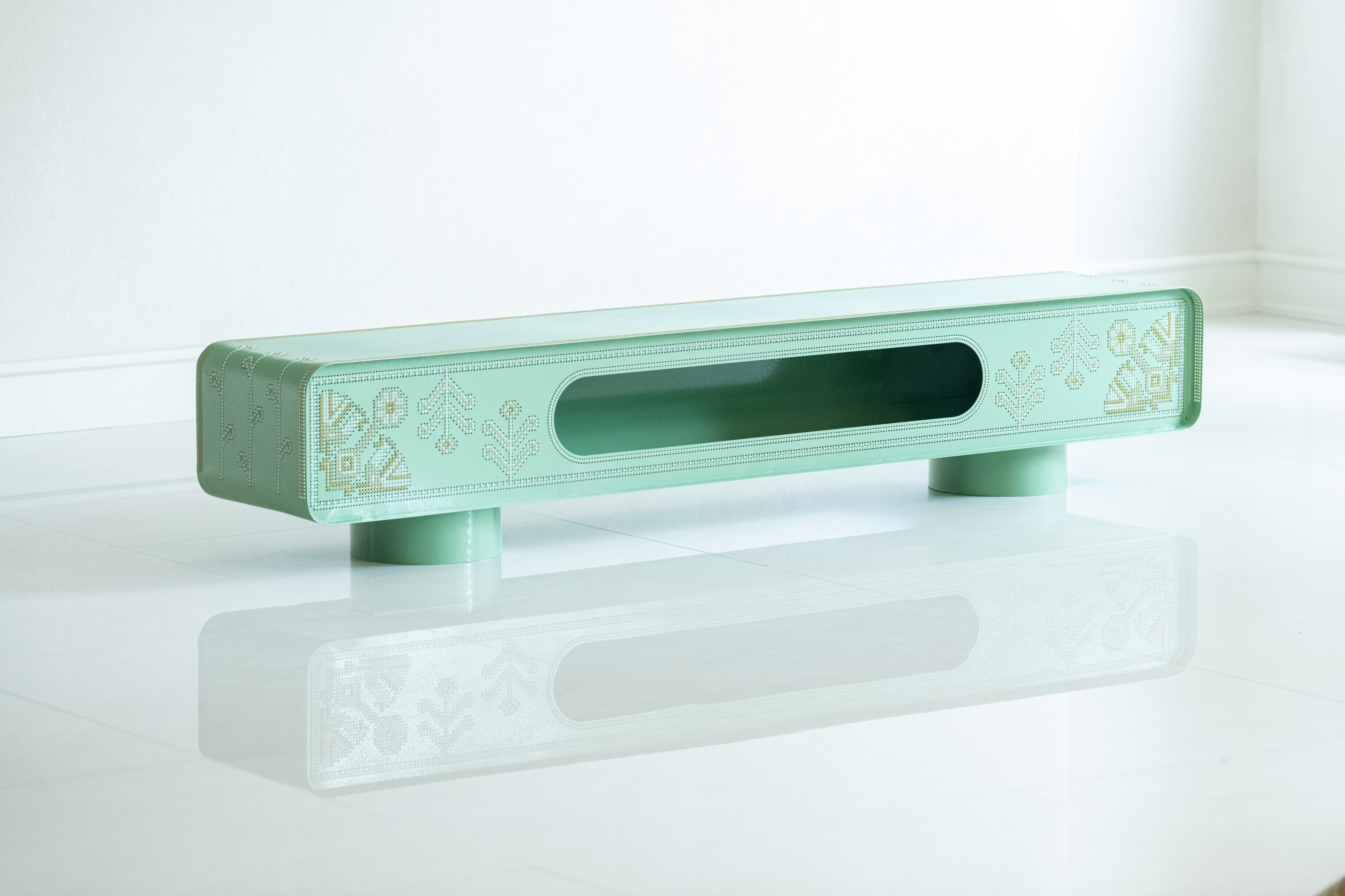 The birds TV Unit